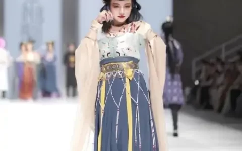 真被“洛丽塔大哥”美到了，把汉服穿出又纯又欲的味道，太撩人-洛丽塔大哥古装视频