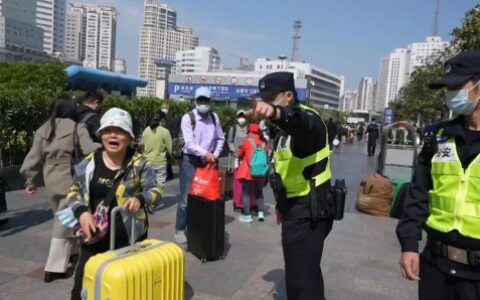 残忍提醒：本周六要上班，端午节也要调休！到上海过“特种兵式”小长假的游客，这样说→-星期六上海