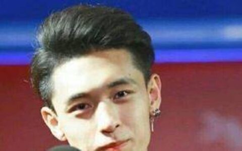 谁改变了秦霄贤的搭档？秦霄贤的师父是谁？