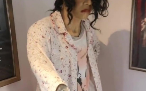 蜡像馆明星蜡像失真惨不忍睹，蜡像失真的原因是什么？（明星蜡像对比）