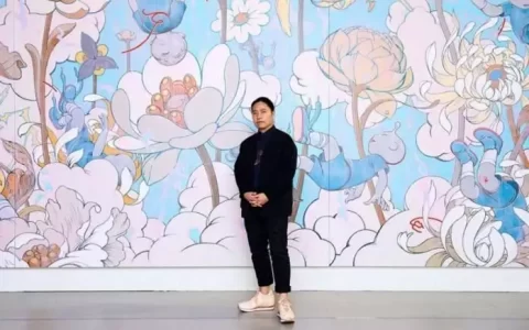 《瞬息全宇宙》横扫奥斯卡，海报设计者将来成都举办西南首展“都不照镜子吗”，中职女生晒荣誉证书遭嘲讽，无知不自知太可悲(瞬息间什么意思)
