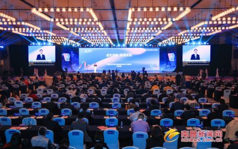科技赋能 VR产业精英发表主旨演讲 探讨VR发展之道(vr技术创新性)