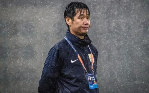 李霄鹏下课另有隐情？极端球迷举报信或是压死骆驼最后一根稻草!（李霄鹏履历）