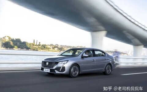 法系车终于低头！1.6T顶配12.17万，标致拿自己当“国产车”卖？（法系车1.8t发动机通病有哪些）