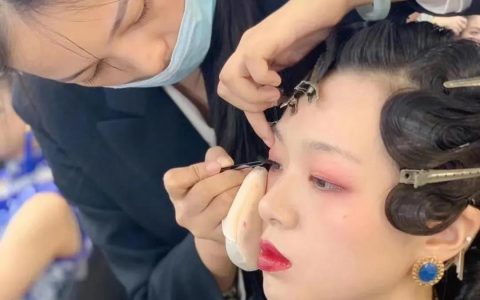 辣妈学化妆的出路有哪些 良径化妆学校-学化妆来玲丽化妆培训学校
