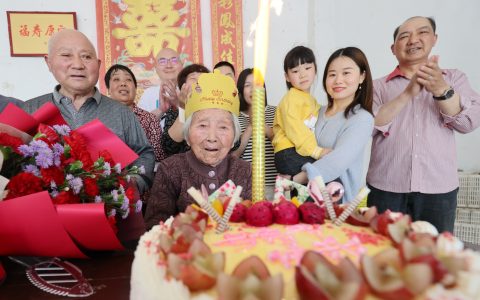 #（社会）母亲节送祝福-母亲节送母亲的寄语