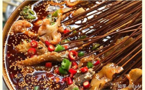 钵钵鸡配方教程钵钵鸡冷串串商用摆摊小吃技术配方教学分享（钵钵鸡冷串串的制作过程）