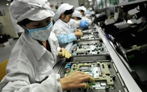 工厂里50岁以上的老员工被开除, 不到3天, 老板就后悔了（工厂辞退50岁以上女工）