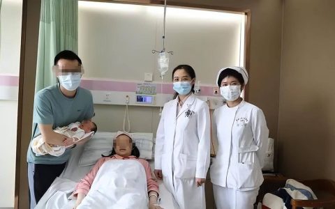 原创
武汉夫妻生下 “镜面宝宝”，罕见概率形成原因，和生活方式有关吗-武汉夫妻看演出双双身亡