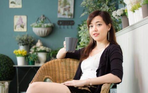 致五十岁女人生日短句（祝自己五十岁女人生日祝福语）（给五十岁女人的生日祝福语简短）