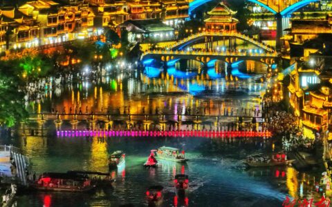 凤凰古城浪漫夜景醉游人-凤凰古城夜景最佳观景点图片