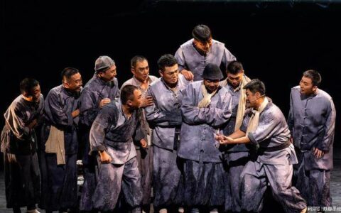 新版话剧《骆驼祥子》,不仅仅是一台戏-新版话剧《骆驼祥子》,不仅仅是一台戏吗